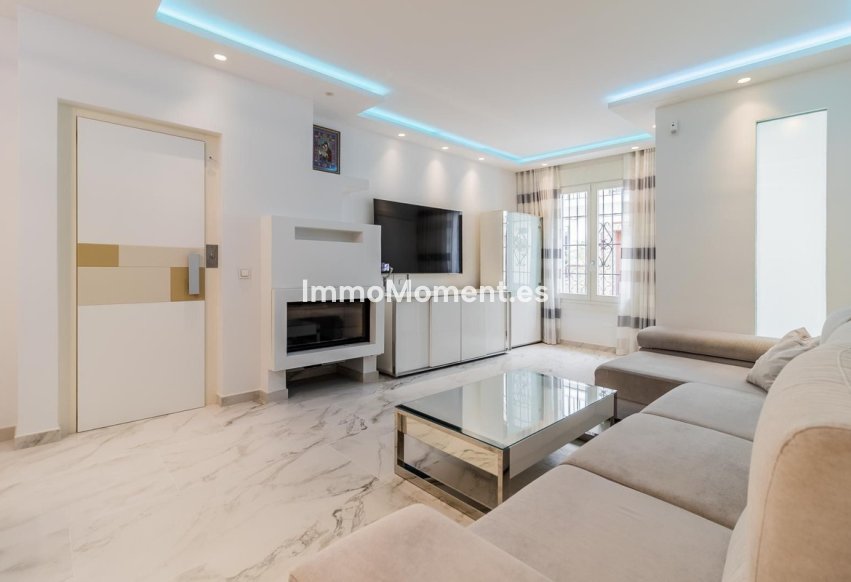 Bestaande woning - Geschakelde woning - Estepona  - Estepona Centro