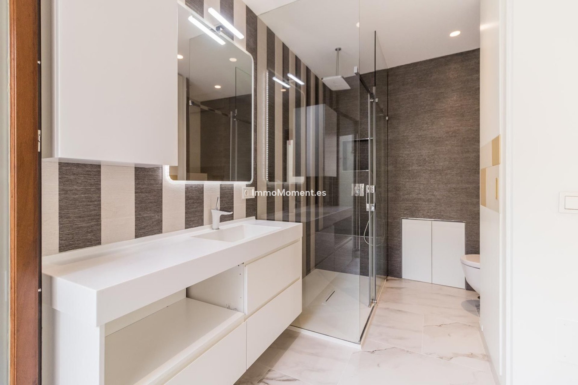 Bestaande woning - Geschakelde woning - Estepona  - Estepona Centro