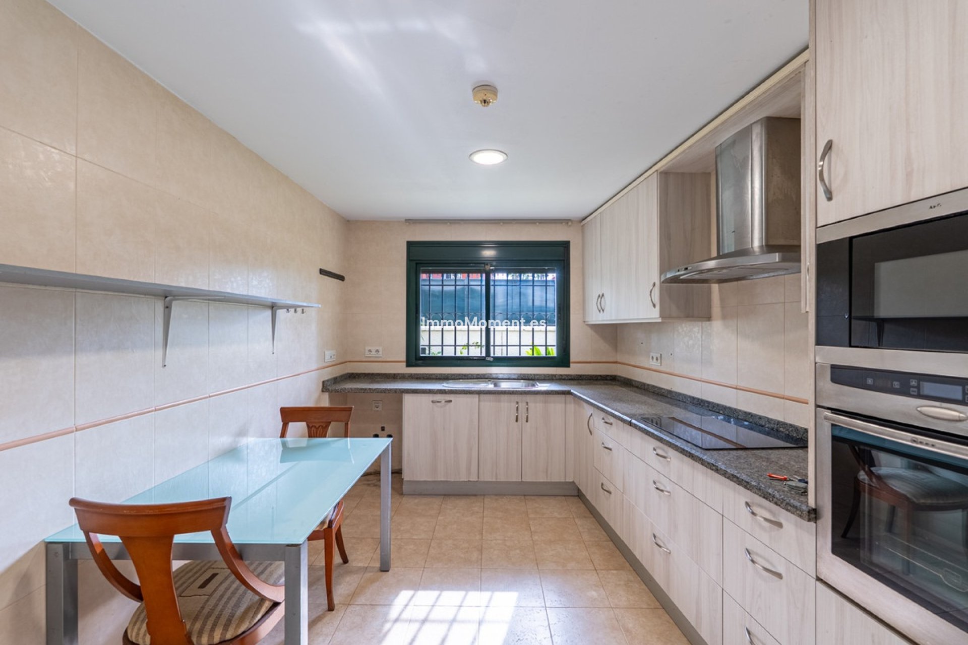 Bestaande woning - Geschakelde woning - Estepona  - Estepona Centro