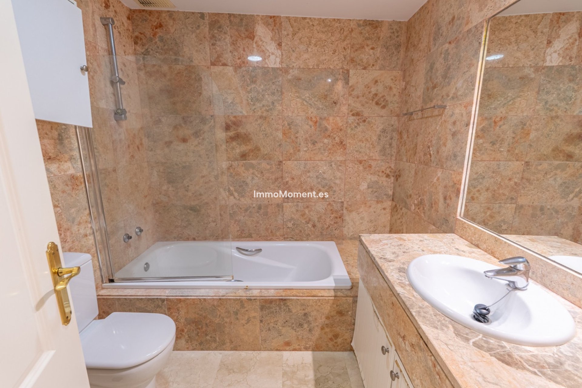 Bestaande woning - Geschakelde woning - Estepona  - Estepona Centro