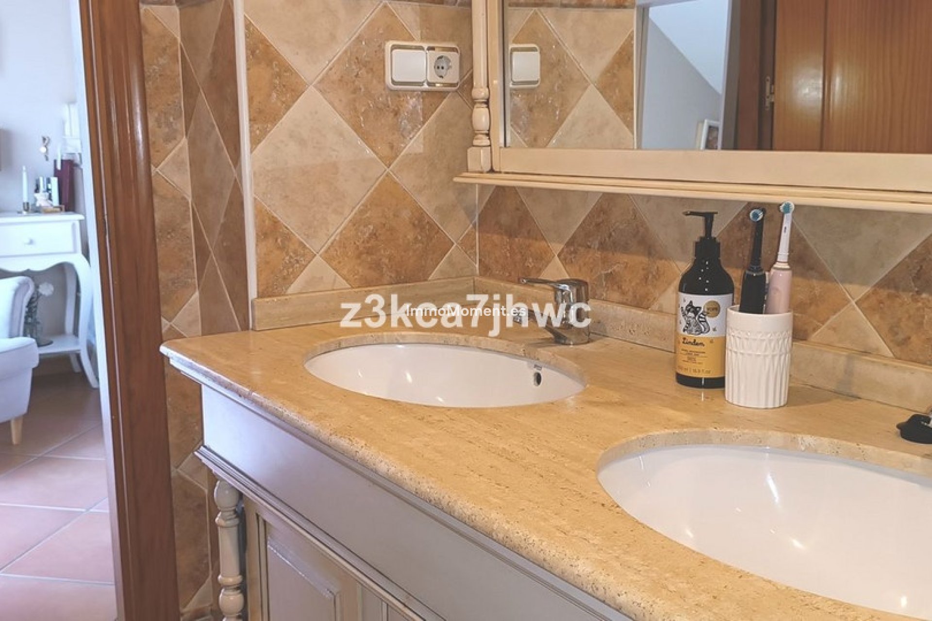 Bestaande woning - Geschakelde woning - Estepona  - Estepona Centro