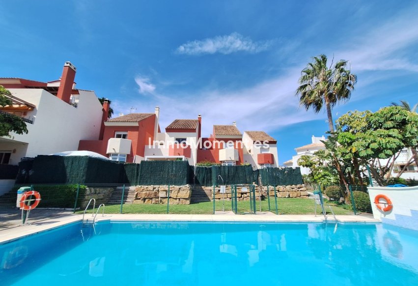 Bestaande woning - Geschakelde woning - Estepona  - Estepona Centro