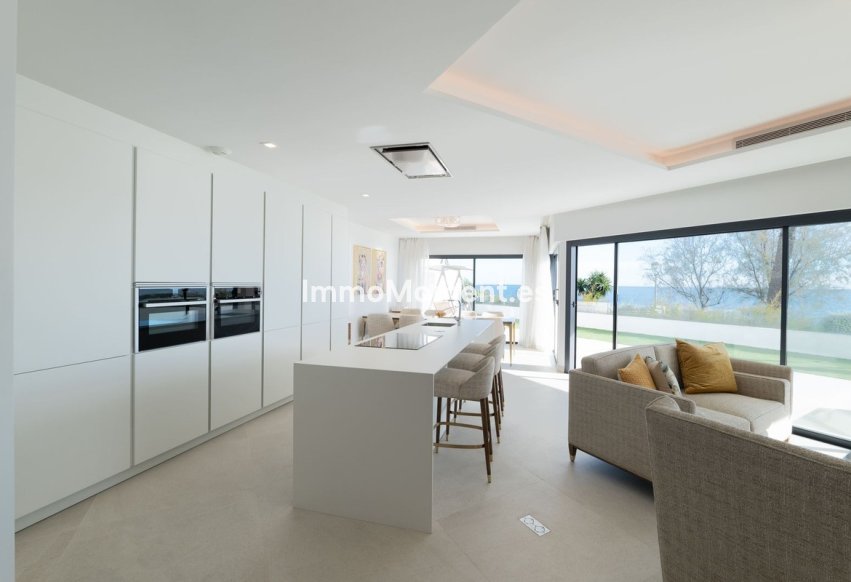 Bestaande woning - Geschakelde woning - Estepona  - Estepona Centro