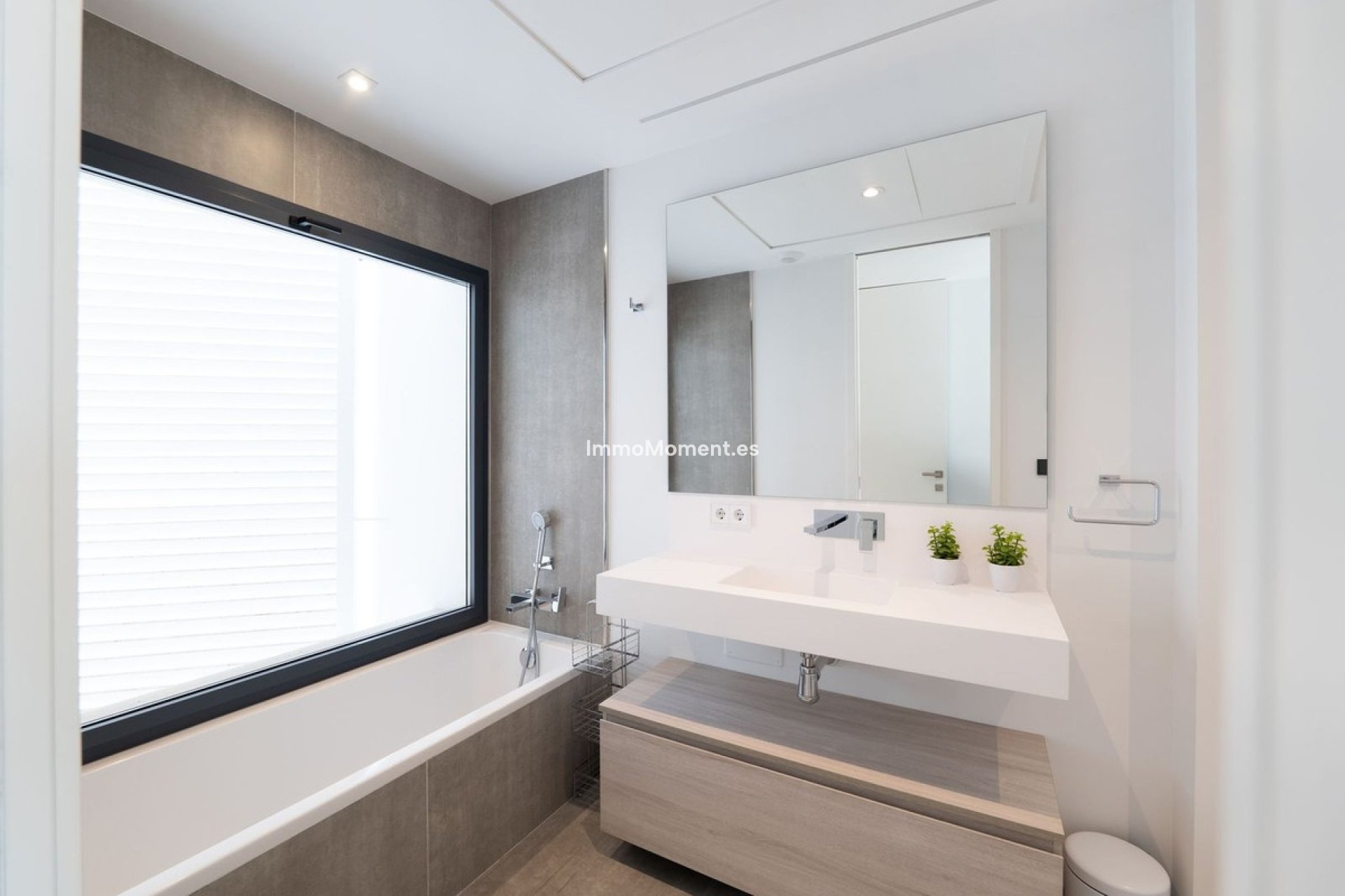 Bestaande woning - Geschakelde woning - Estepona  - Estepona Centro