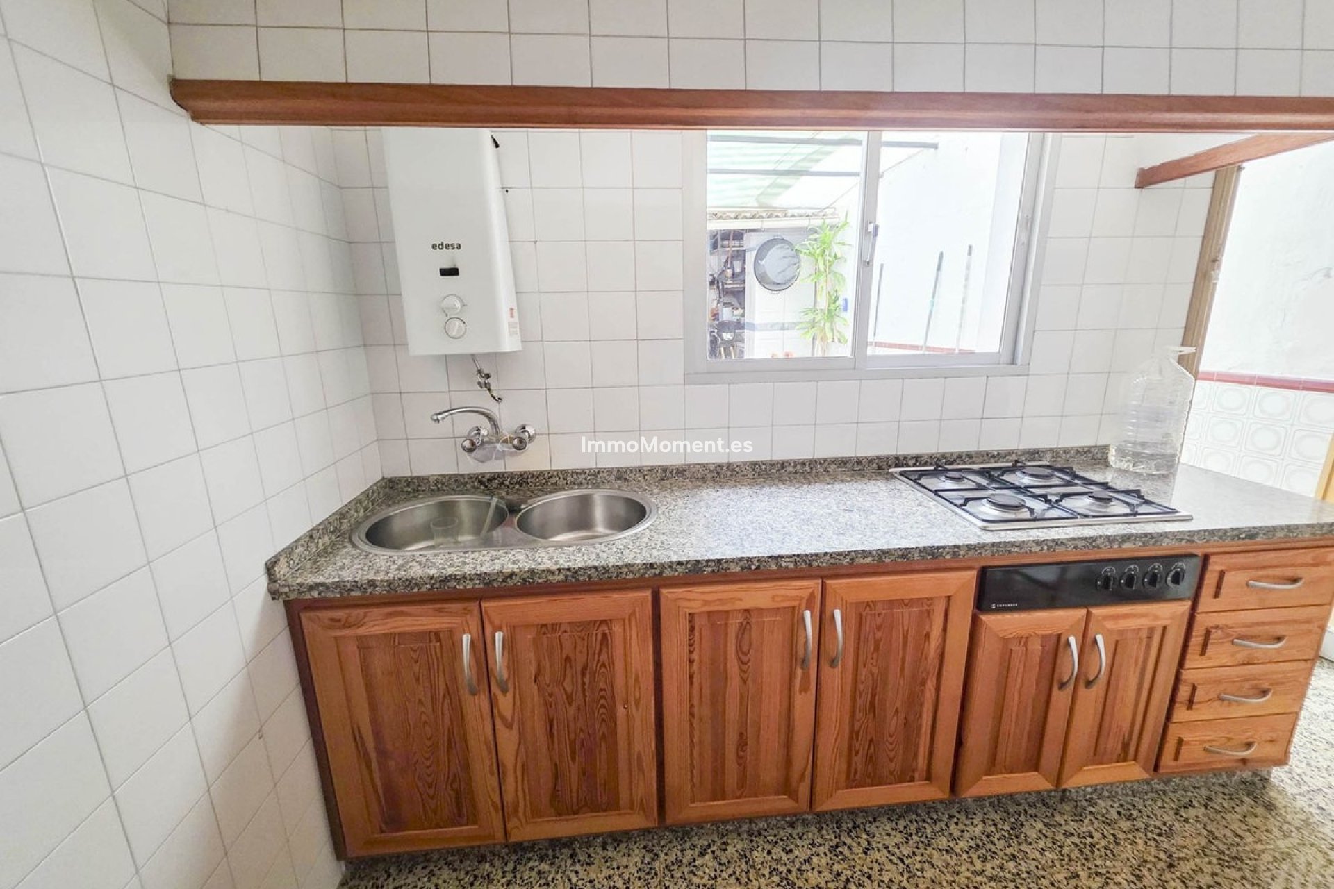 Bestaande woning - Geschakelde woning - Estepona  - Estepona Centro