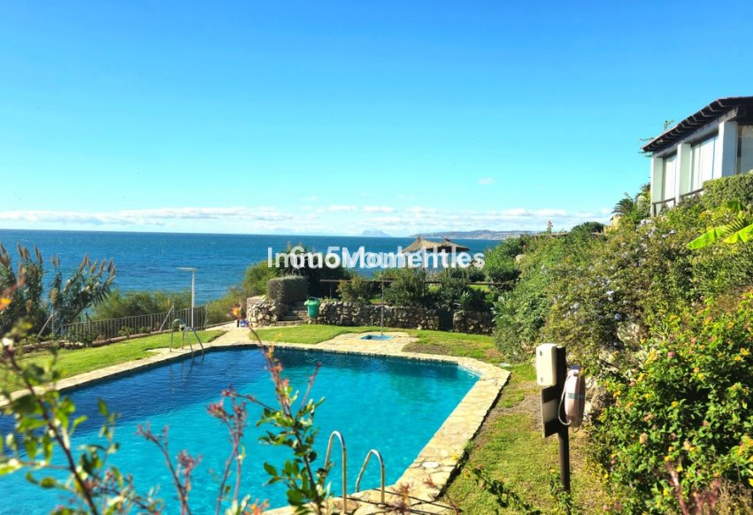 Bestaande woning - Geschakelde woning - Estepona  - Estepona Centro