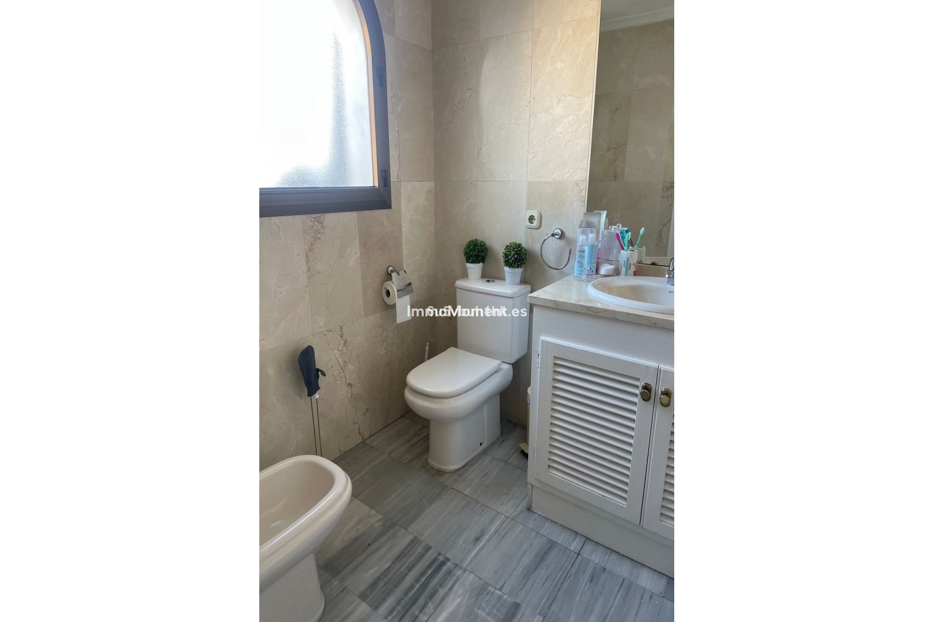 Bestaande woning - Geschakelde woning - Estepona  - Estepona Centro