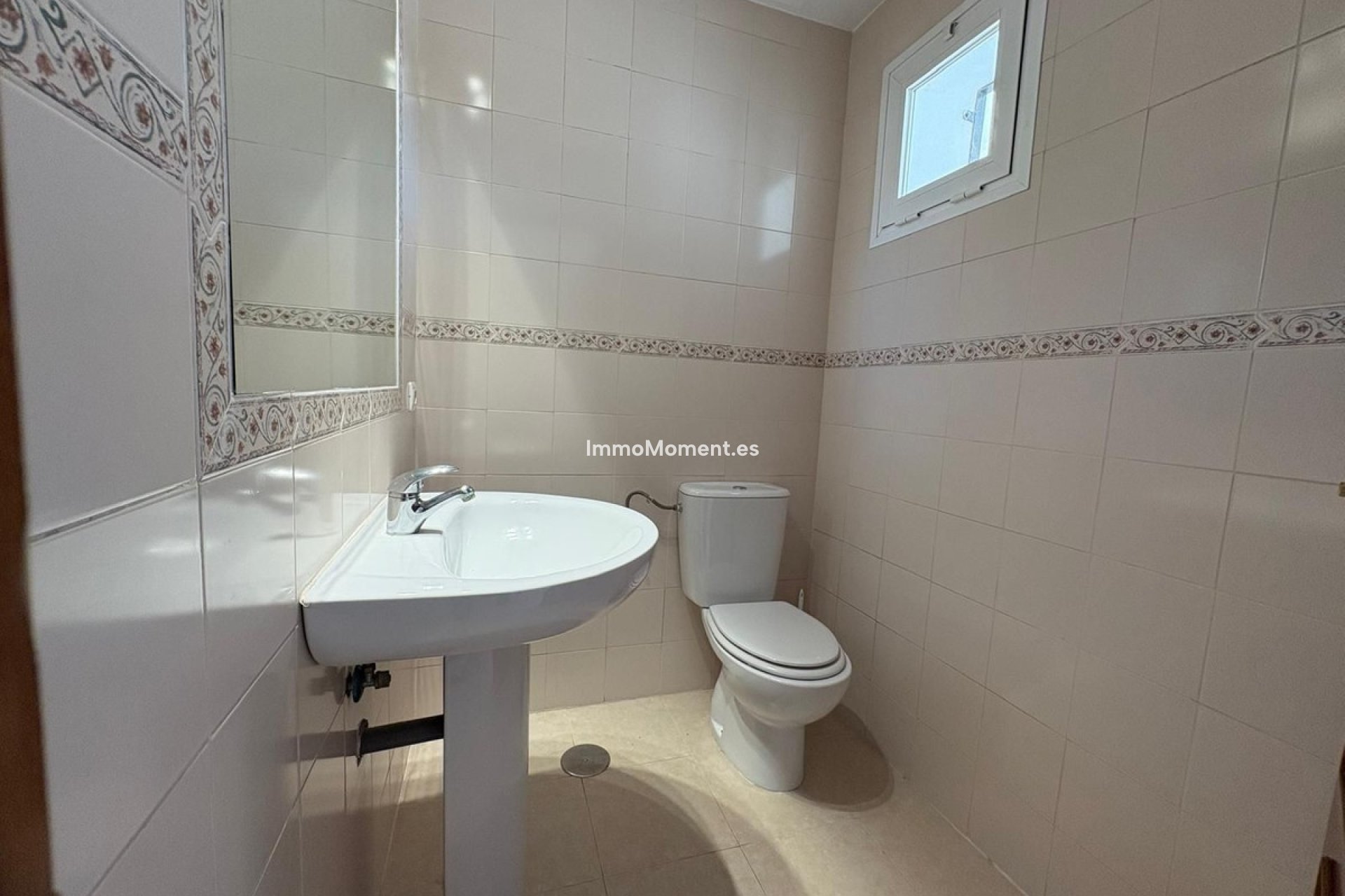 Bestaande woning - Geschakelde woning - Estepona  - Estepona Centro