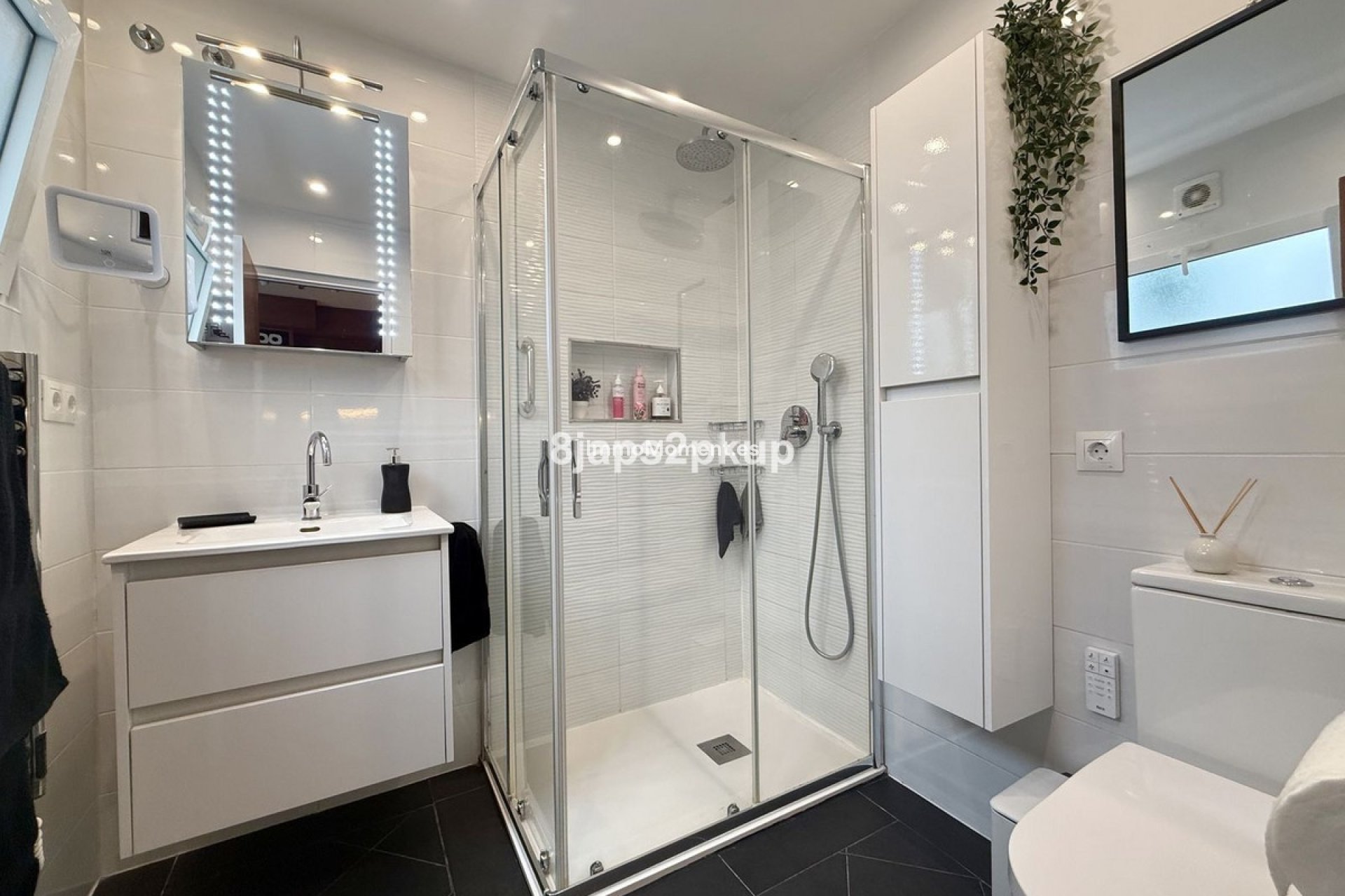 Bestaande woning - Geschakelde woning - Estepona  - Estepona Centro