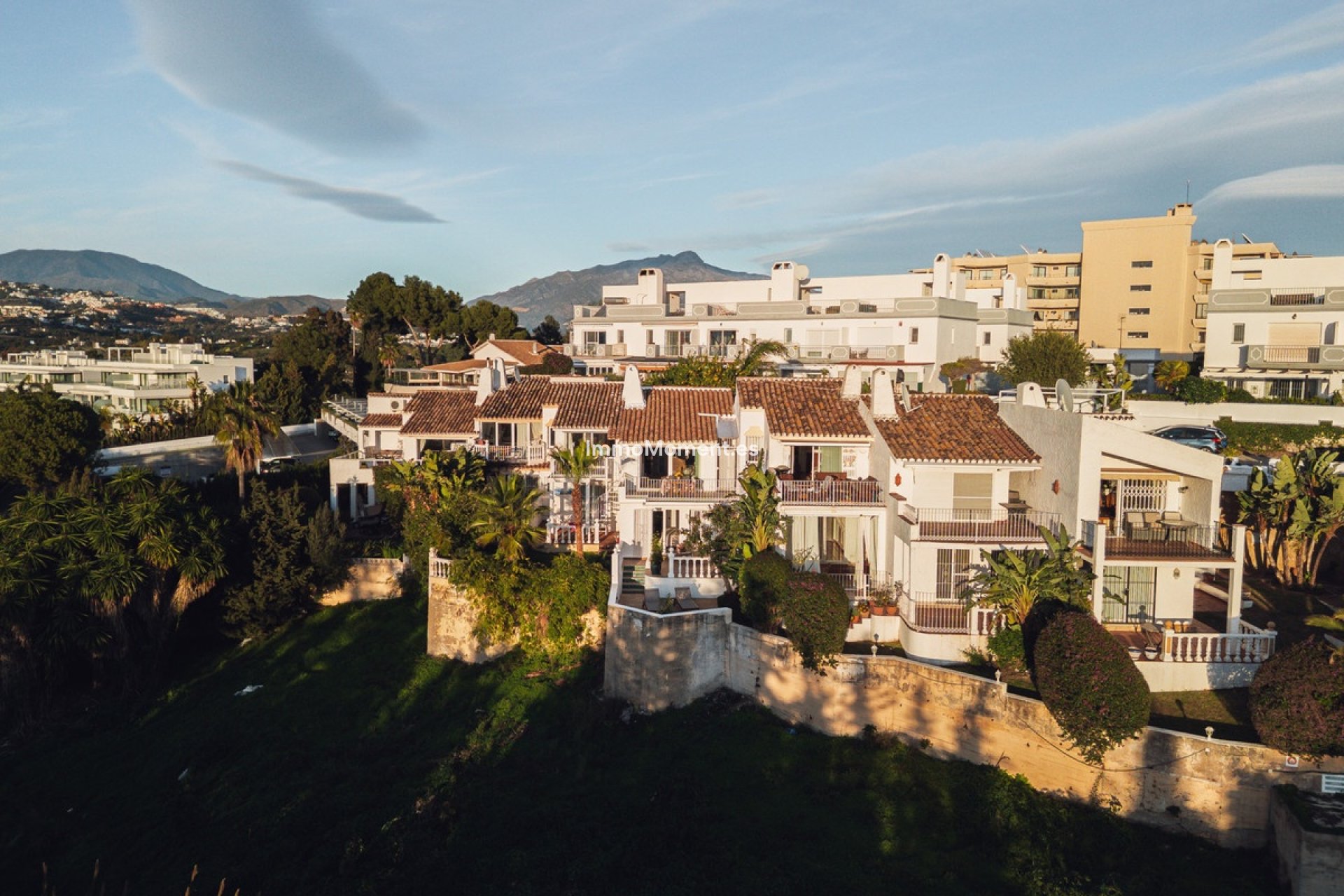 Bestaande woning - Geschakelde woning - Estepona  - New Golden Mile