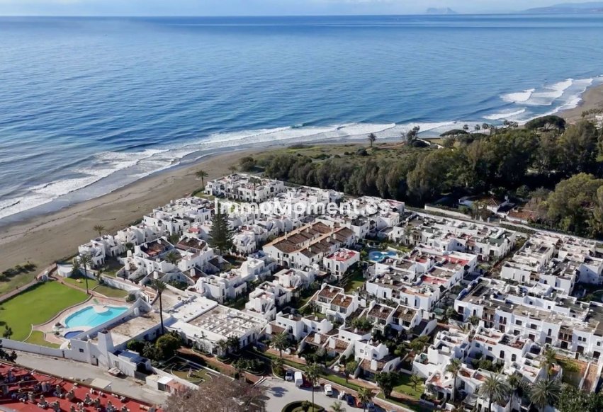 Bestaande woning - Geschakelde woning - Estepona  - New Golden Mile