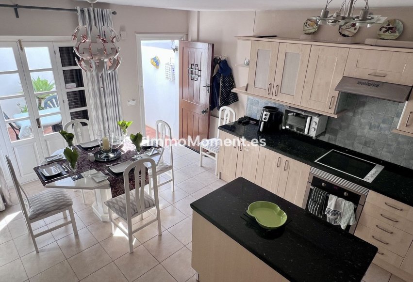 Bestaande woning - Geschakelde woning - Estepona  - New Golden Mile