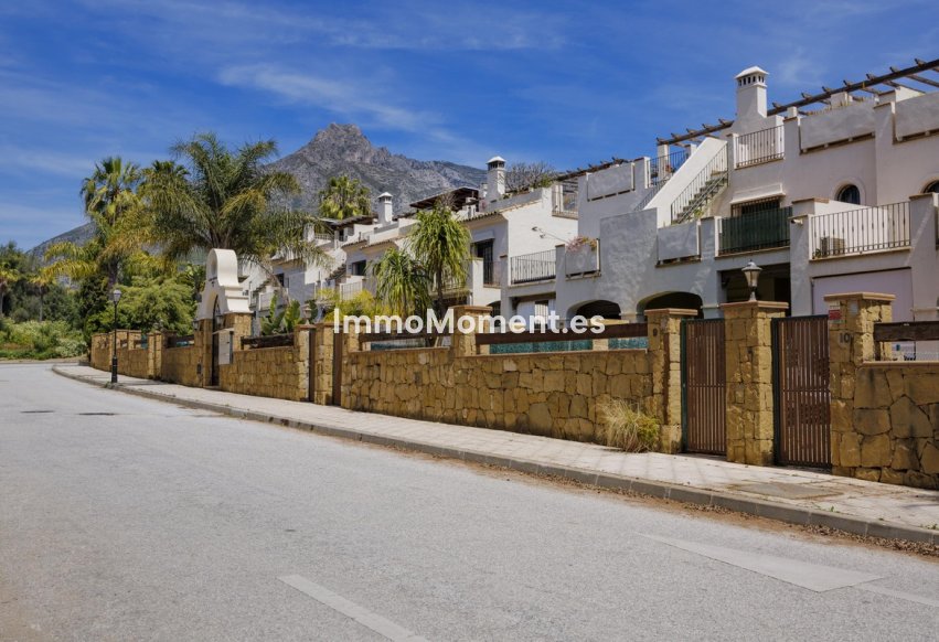 Bestaande woning - Geschakelde woning - Marbella - Nagüeles