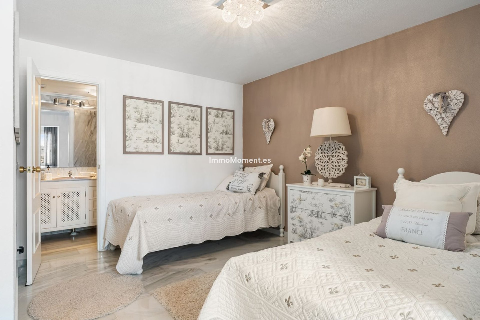 Bestaande woning - Geschakelde woning - Marbella - Nueva Andalucía