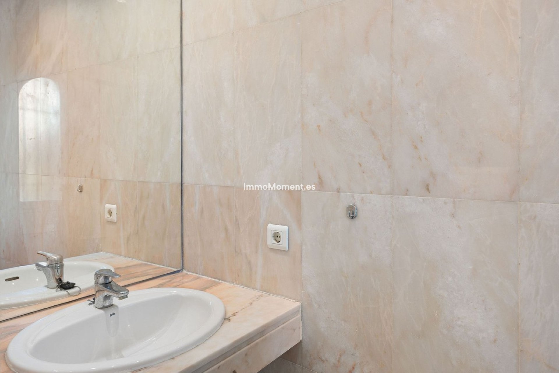 Bestaande woning - Geschakelde woning - Marbella - Nueva Andalucía