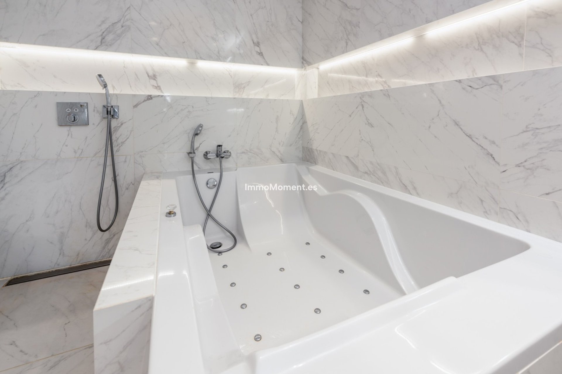 Bestaande woning - Geschakelde woning - Marbella - Nueva Andalucía