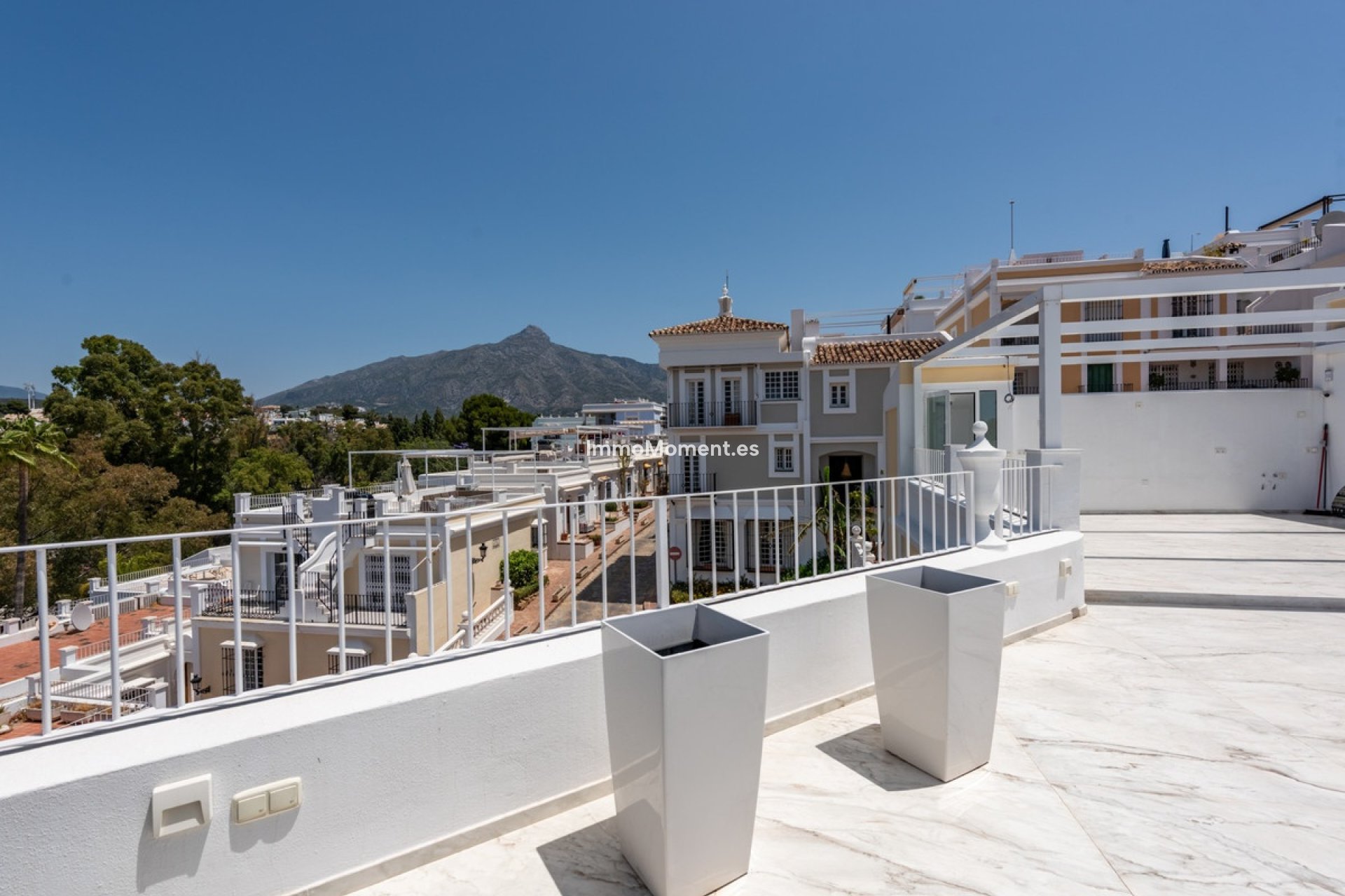Bestaande woning - Geschakelde woning - Marbella - Nueva Andalucía
