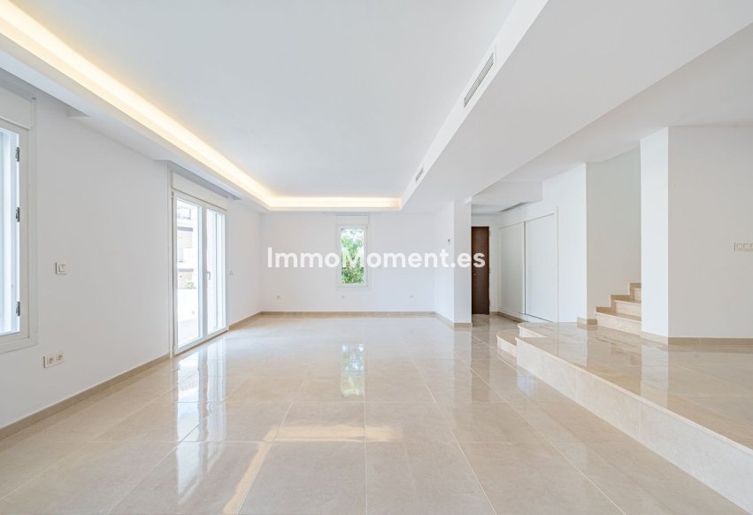 Bestaande woning - Geschakelde woning - Marbella - Nueva Andalucía