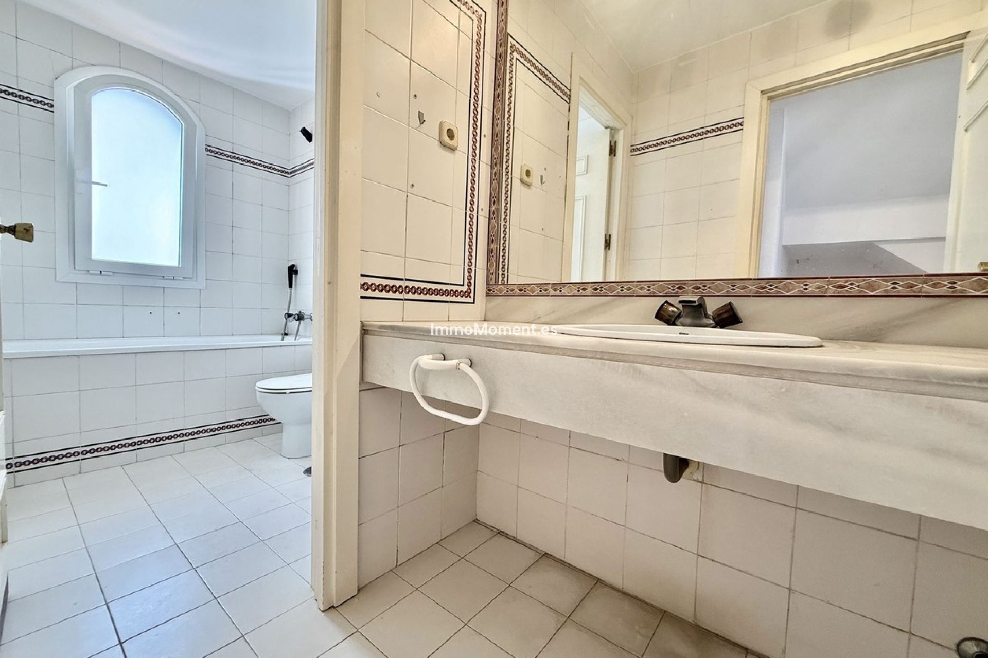 Bestaande woning - Geschakelde woning - Marbella - Nueva Andalucía