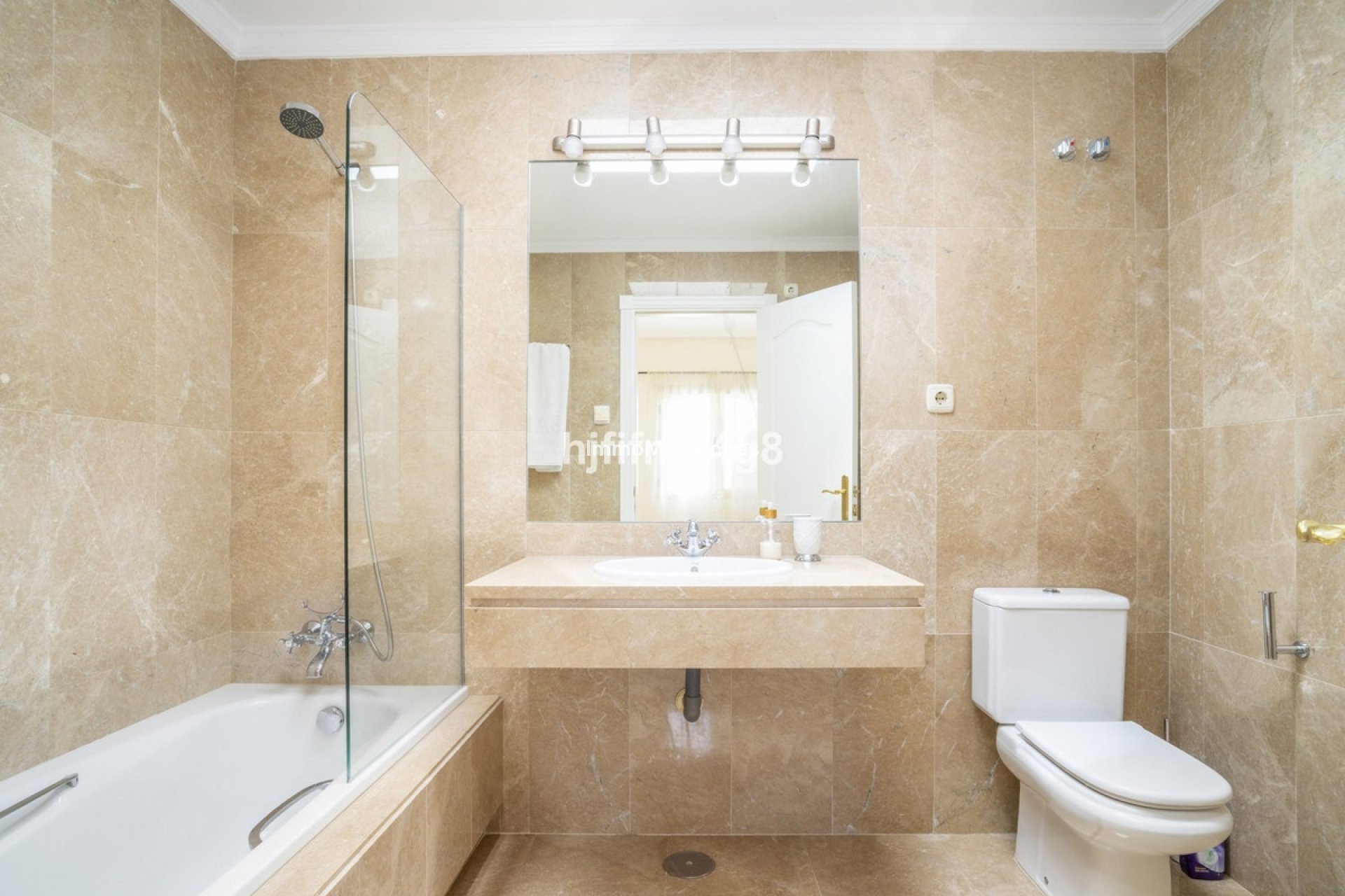 Bestaande woning - Geschakelde woning - Marbella - Nueva Andalucía