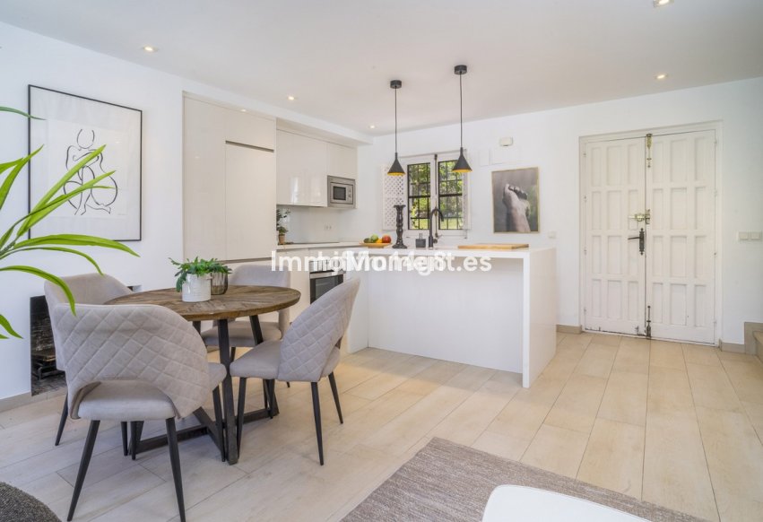 Bestaande woning - Geschakelde woning - Marbella - Nueva Andalucía