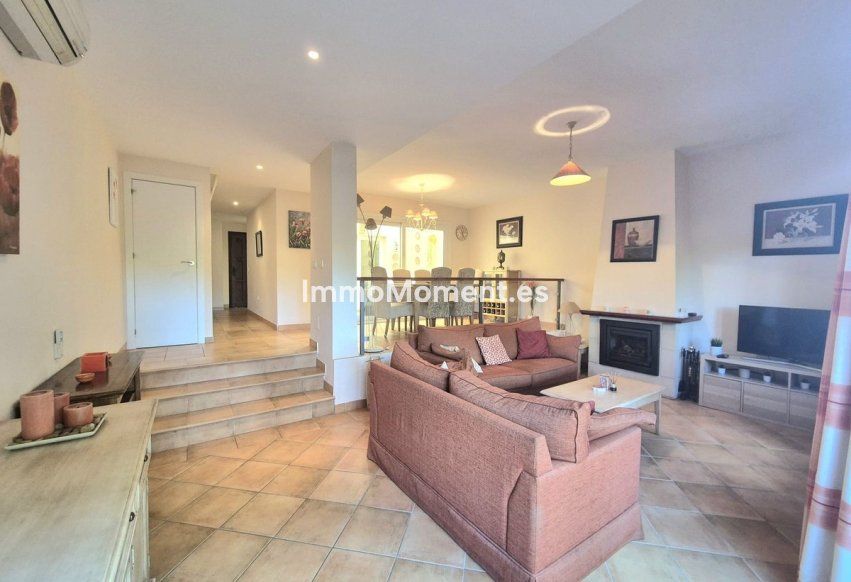 Bestaande woning - Rijtjeshuis - Binnenland  - Alhaurín Golf