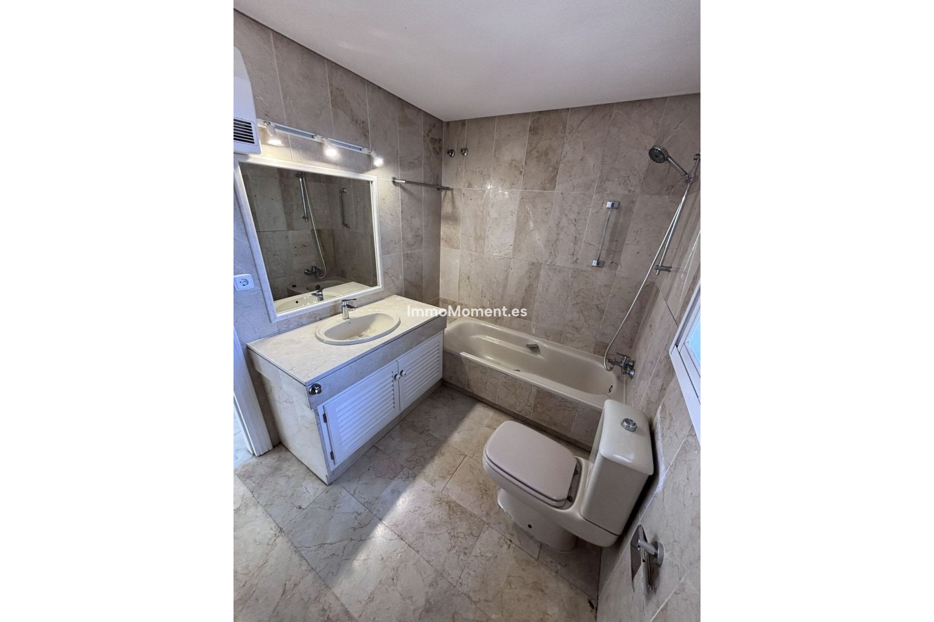 Bestaande woning - Rijtjeshuis - Estepona  - Estepona Centro