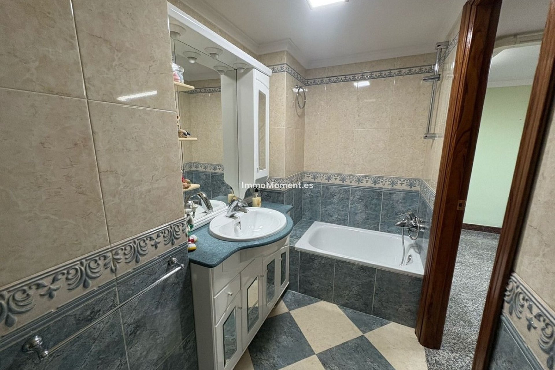 Bestaande woning - Villa - Binnenland  - Alhaurín de la Torre