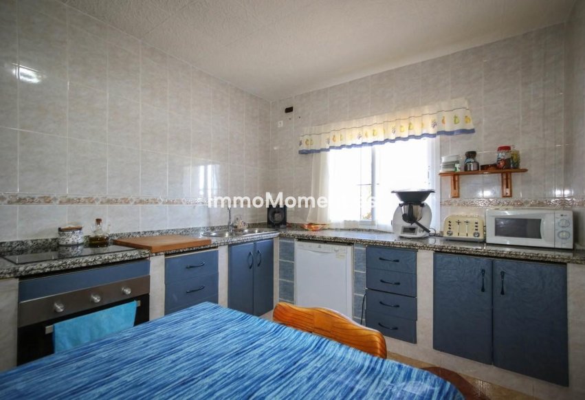 Bestaande woning - Villa - Binnenland  - Alhaurín de la Torre