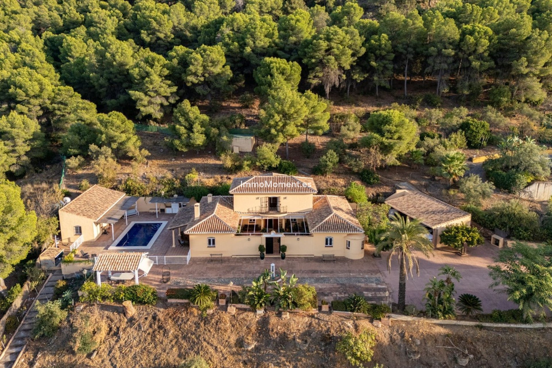 Bestaande woning - Villa - Binnenland  - Alhaurín de la Torre