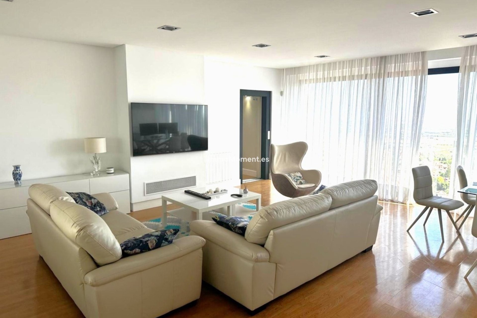 Bestaande woning - Villa - Binnenland  - Alhaurín de la Torre