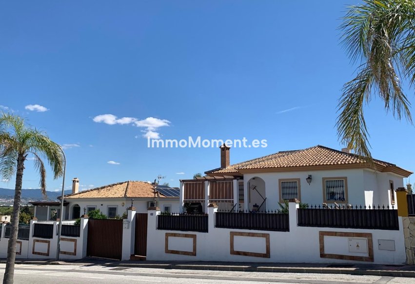 Bestaande woning - Villa - Binnenland  - Alhaurín de la Torre