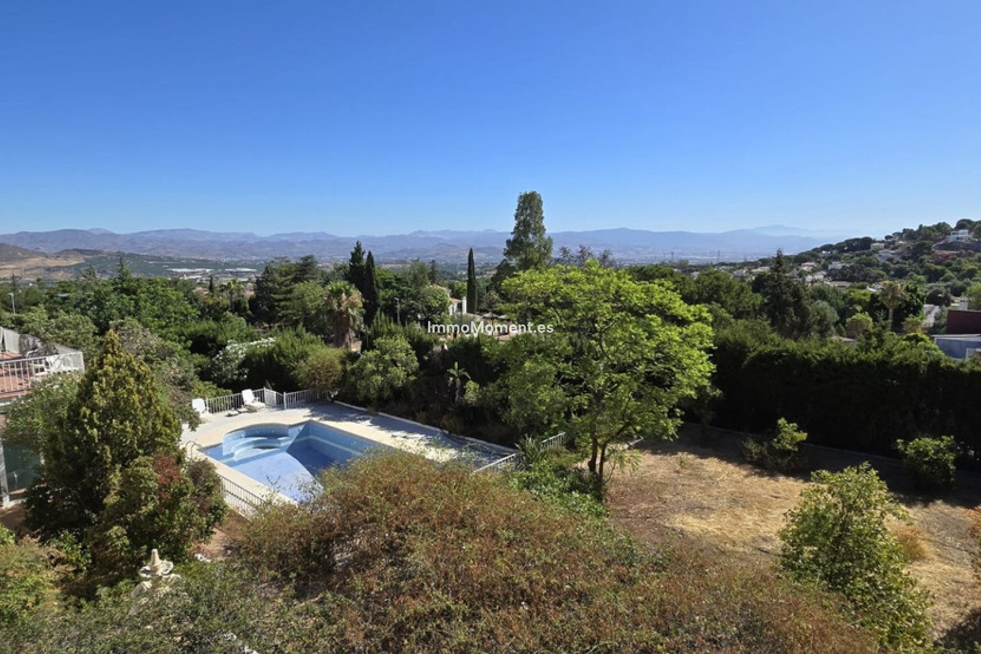 Bestaande woning - Villa - Binnenland  - Alhaurín de la Torre