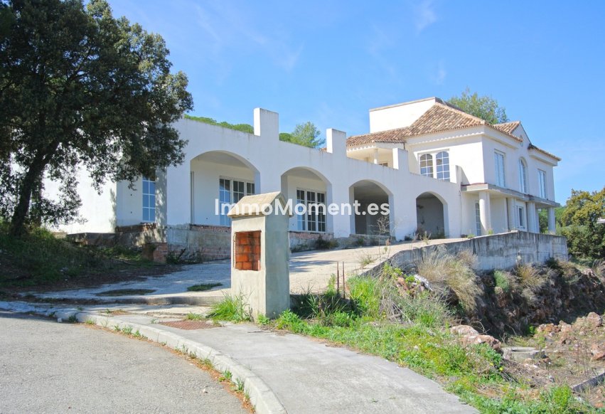 Bestaande woning - Villa - Binnenland  - Alhaurín el Grande Centro