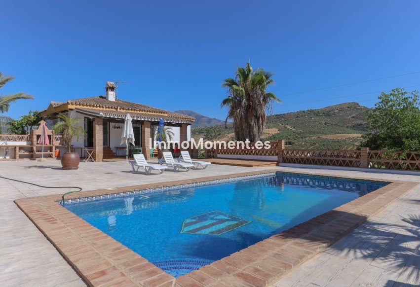 Bestaande woning - Villa - Binnenland  - Guaro