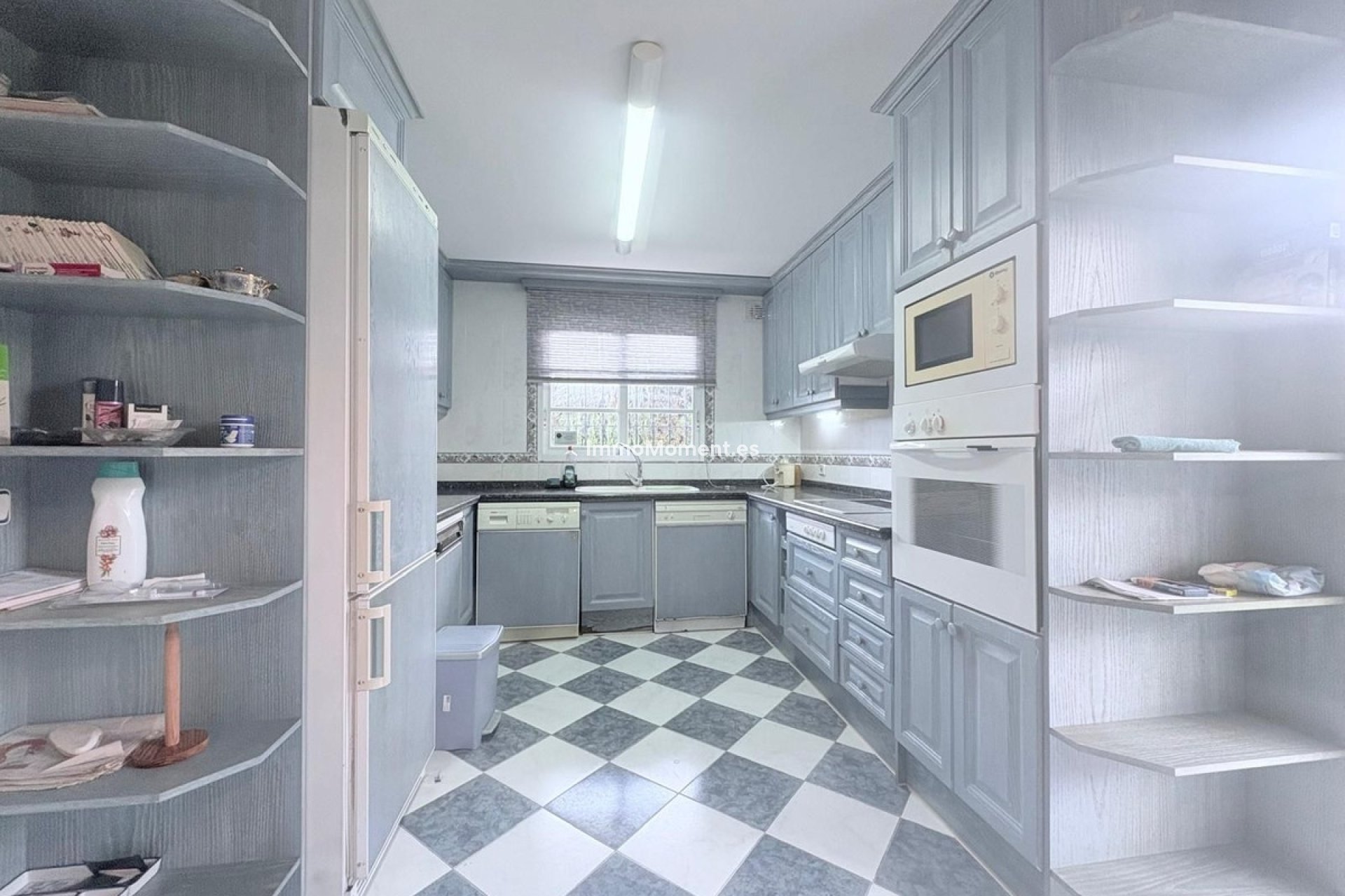 Bestaande woning - Villa - Estepona  - Cancelada