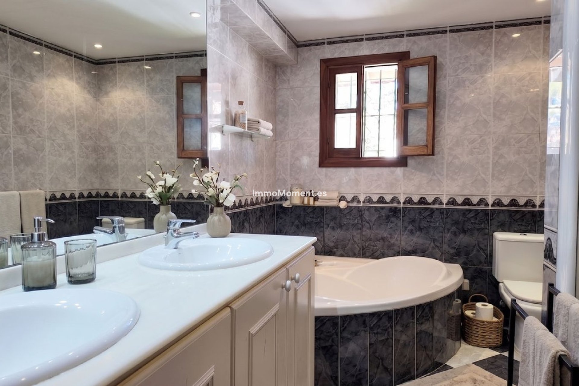 Bestaande woning - Villa - Estepona  - Estepona Centro