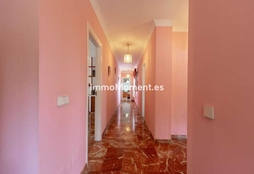 Bestaande woning - Vrijstaande villa - Binnenland  - Alhaurín de la Torre