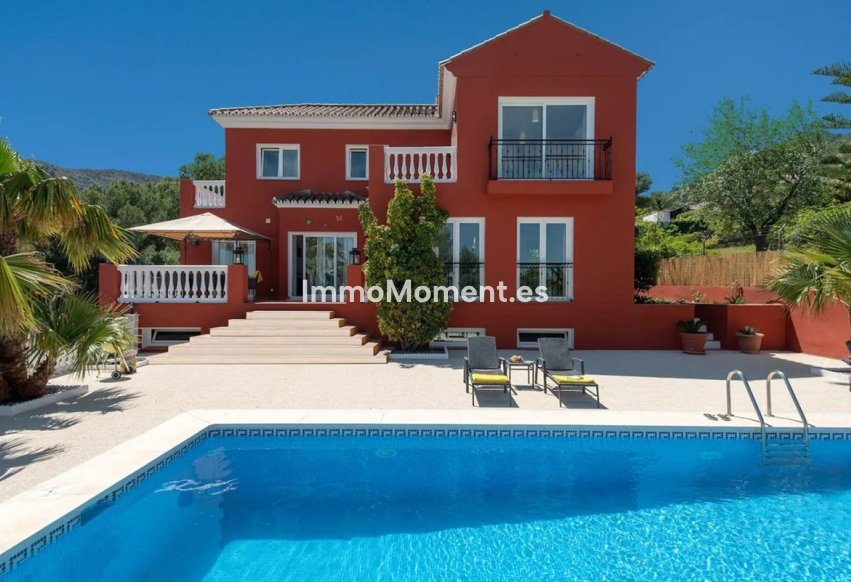 Bestaande woning - Vrijstaande villa - Binnenland  - Alhaurín de la Torre