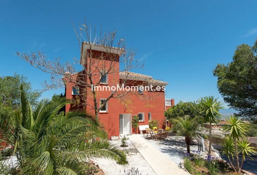 Bestaande woning - Vrijstaande villa - Binnenland  - Alhaurín de la Torre