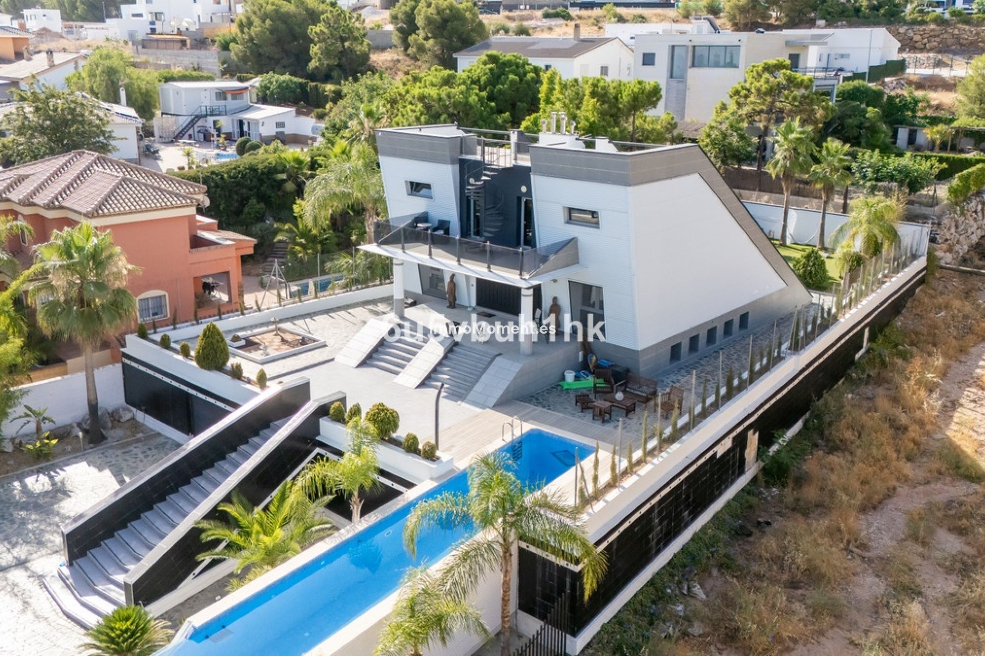 Bestaande woning - Vrijstaande villa - Binnenland  - Alhaurín de la Torre