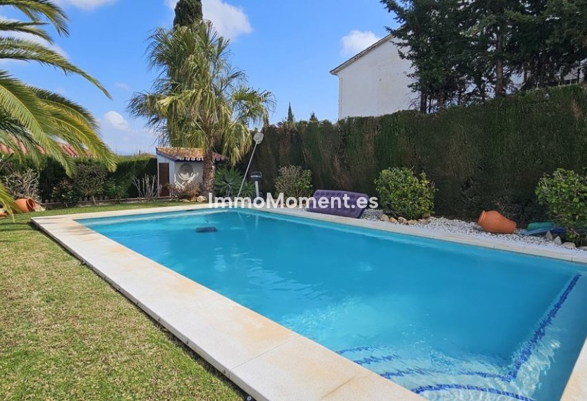 Bestaande woning - Vrijstaande villa - Binnenland  - Alhaurín de la Torre