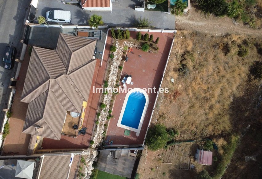 Bestaande woning - Vrijstaande villa - Binnenland  - Alhaurín de la Torre