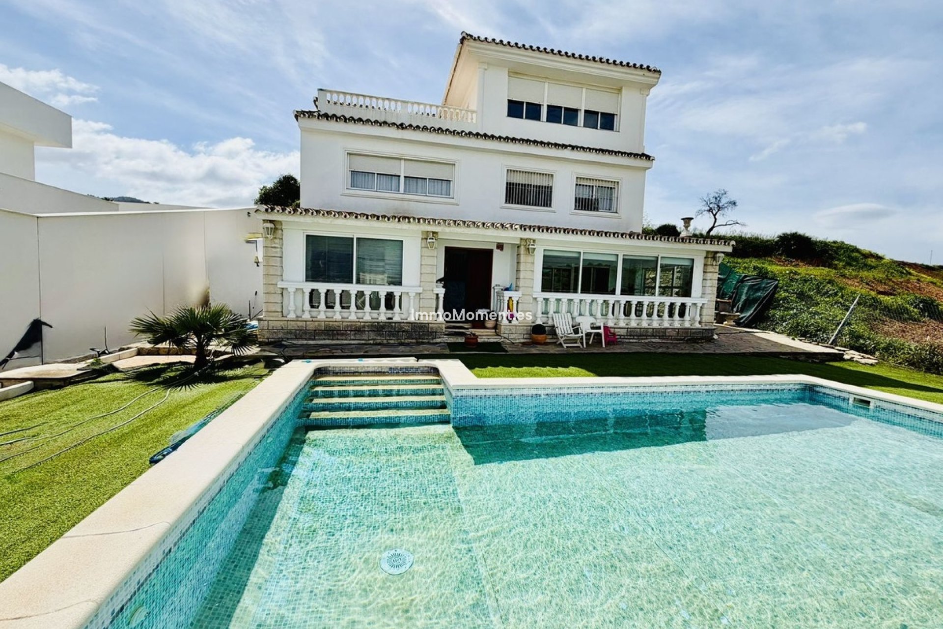 Bestaande woning - Vrijstaande villa - Binnenland  - Alhaurín de la Torre