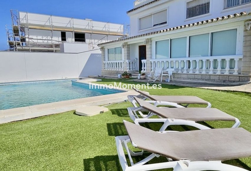 Bestaande woning - Vrijstaande villa - Binnenland  - Alhaurín de la Torre
