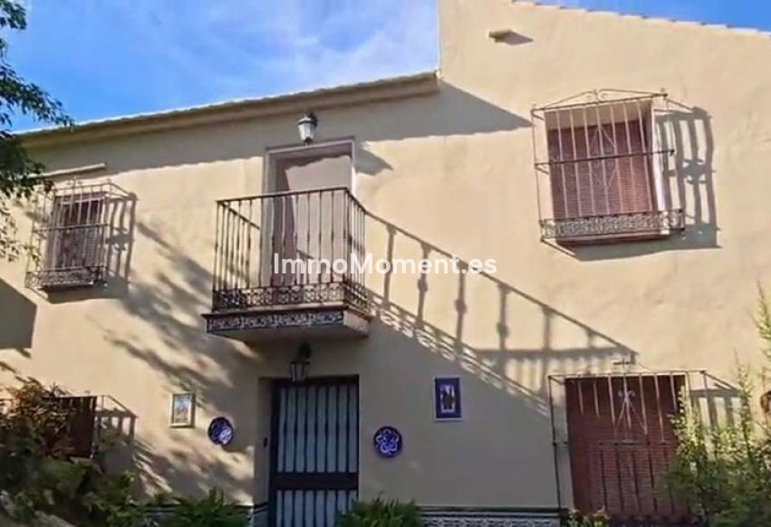 Bestaande woning - Vrijstaande villa - Binnenland  - Alhaurín de la Torre