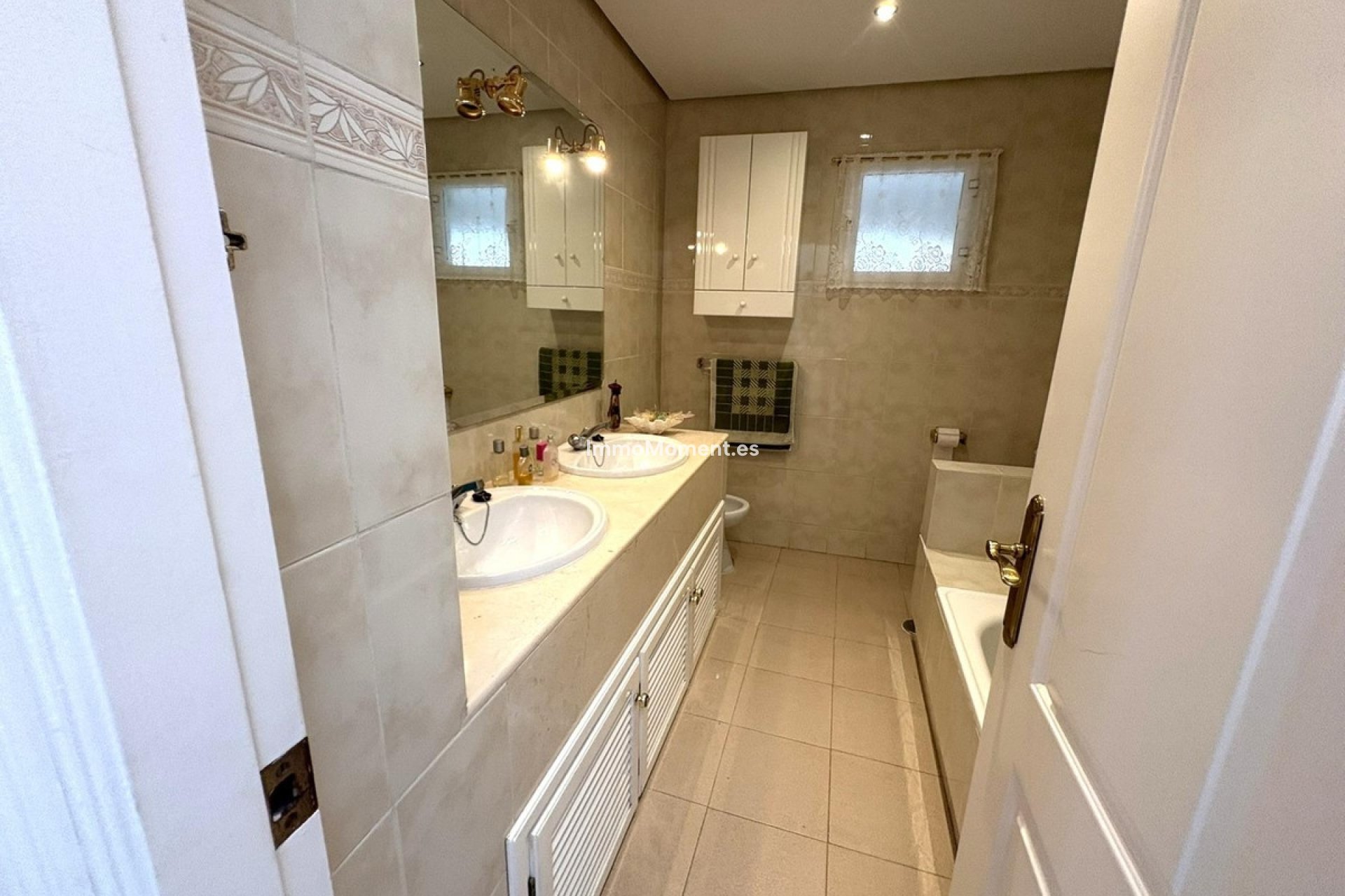 Bestaande woning - Vrijstaande villa - Binnenland  - Alhaurín de la Torre