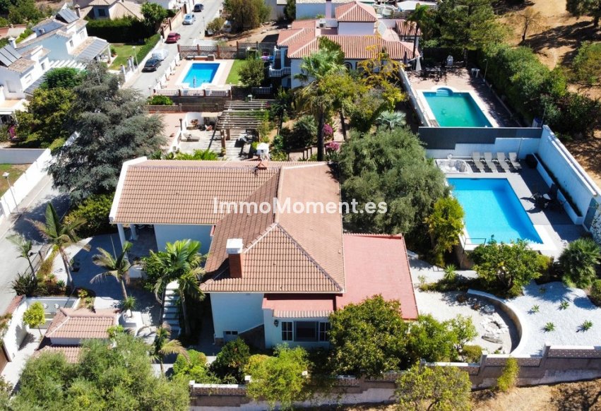 Bestaande woning - Vrijstaande villa - Binnenland  - Alhaurín de la Torre
