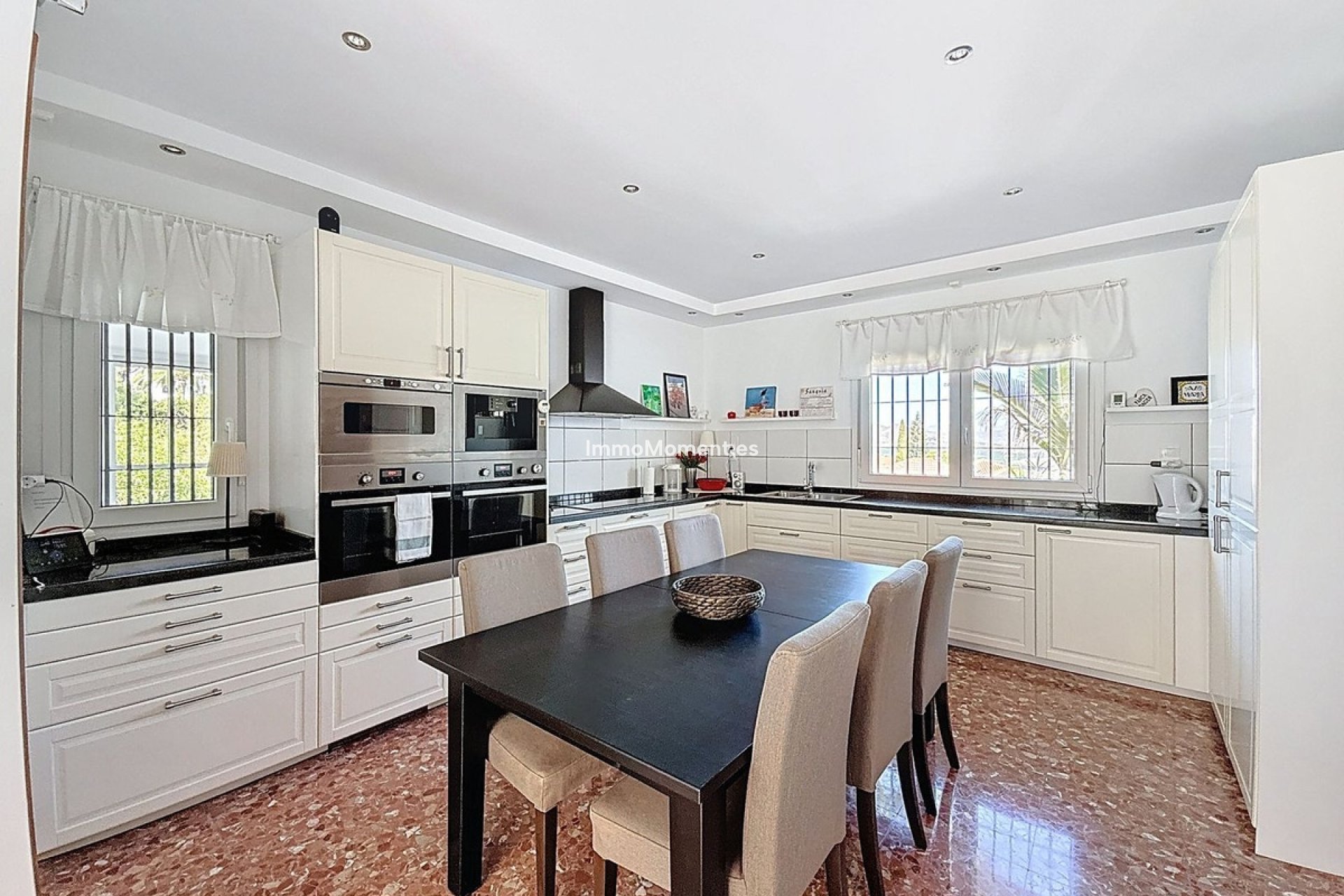 Bestaande woning - Vrijstaande villa - Binnenland  - Alhaurín de la Torre