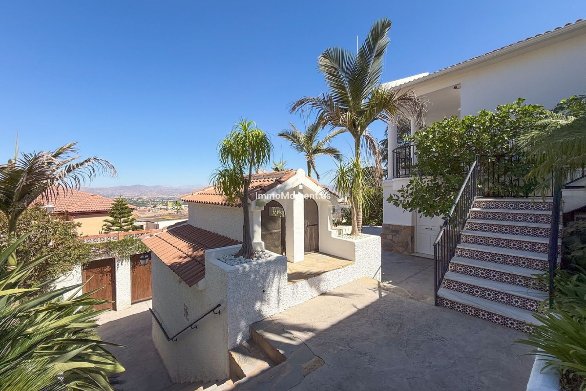 Bestaande woning - Vrijstaande villa - Binnenland  - Alhaurín de la Torre